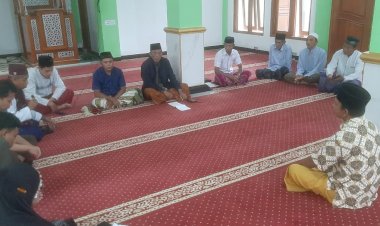 Polsek-Reo-Hadiri-Musyawarah-Badan-Takmir-Masjid-Nurul-Fala-untuk-Persiapan-Idul-Fitri-1446-H