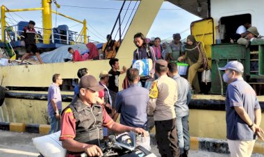 KP3-Laut-Pelabuhan-Reo-Laksanakan-Pengamanan-Kapal-Penumpang-KM.-Sabuk-Nusantara-55