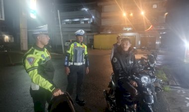 Antisipasi-Balap-Liar-dan-Laka-Lantas,-Sat-Lantas-Polres-Manggarai-Gelar-Patroli-Malam