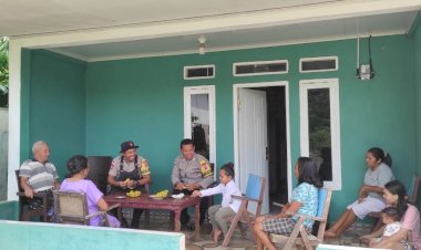 Bhabinkamtibmas-Wae-Ri’i-Sambang-dan-Patroli-Dukung-Program-Ketahanan-Pangan-Lewat-Panen-Jagung-Serentak