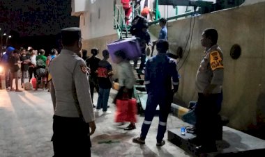 KP3--PELABUHAN-REO-LAKUKAN-PEMANTAUAN-KELUAR-MASUK-KAPAL