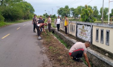 Jelang-Hari-Bhayangkara-ke-79,-Polsek-Reo-Gelar-Jumat-Bersih-Serentak-di-Dua-Lokasi