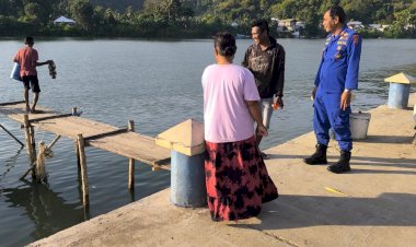 Patroli-dan-Sambang-Satpolairud-Polres-Manggarai:-Himbauan-Kamtibmas-Untuk-Nelayan-Pesisir-Sungai-Wae-Pesi