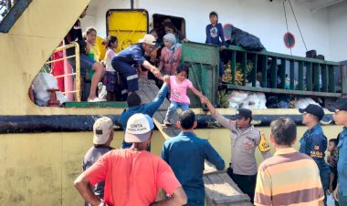 PENGAMANAN-KAPAL-PENUMPANG-PERINTIS-DI-PELABUHAN-LAUT-REO