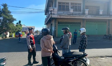 Sat-Samapta-Polres-Manggarai-Gelar-Patroli-Dialogis-dan-Pengaturan-Lalu-Lintas-di-Kota-Ruteng