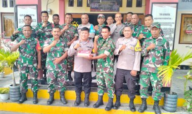 Personel-Koramil-1612-03-Reo-Sambangi-Polsek-Reo,-Ucapkan-Selamat-HUT-Bhayangkara-ke-79