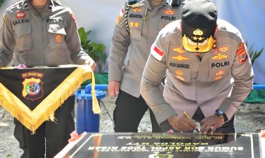 Wujud-Kepedulian-Polri-di-HUT-Bhayangkara-ke-79,-Kapolda-NTT-Resmikan-Sumur-Bor-untuk-43-KK-Aspol-Tode-Kisar