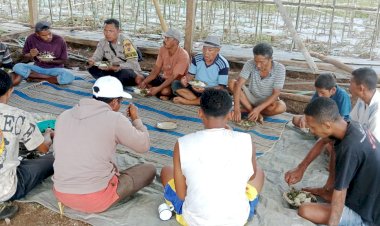 Bhabinkamtibmas-Duduk-Bersama-Warga:-Dekatkan-Diri,-Perkuat-Gotong-Royong-dan-Ketahanan-Pangan