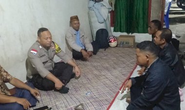 Bhabinkamtibmas-dan-Babinsa-Pastikan-Keamanan-Saat-Pesta-Syukuran-di-Desa-Kentol