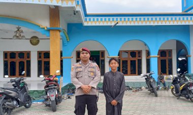 Polsek-Reo-Laksanakan-Pengamanan-Shalat-Jumat-Di-Masjid-Nurul-Huda-Reo