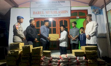 Kapolres-Manggarai-Bagikan-Bantuan-Sosial-Dalam-Rangka-Peringatan-Malam-10-Muharam-1447-H