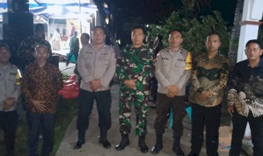 Bhabinkamtibmas-dan-Babinsa-Laksanakan-Pengamanan-Resepsi-Pernikahan-di-Jeneluma
