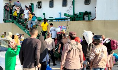 Pengamanan-dan-Pemantauan-Aktivitas-Bongkar-Muat-serta-Penumpang-di-Pelabuhan-Reo