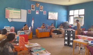 Bhabinkamtibmas-Rahong-Utara-Sambangi-Tokoh-Pendidik,-Perkuat-Sinergitas-Polri-dan-Dunia-Pendidikan