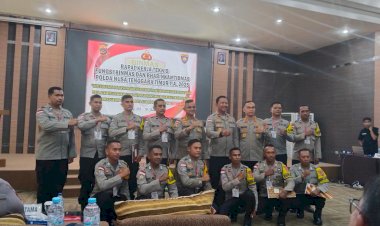 Bhabinkamtibmas-Polres-Manggarai-Ikuti-Zoom-Rakernis-dan-Terima-Penghargaan-dari-Kapolda-NTT