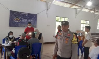 Bhabinkamtibmas-Kec.-Satarmese-Barat-Pengamanan-Giat-Pelayanan-Kesehatan-Gratis