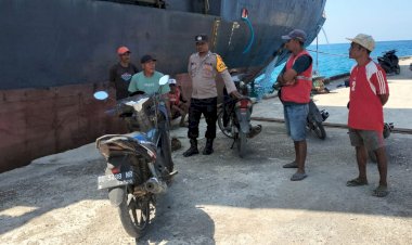 Pengamanan-Aktivitas-Bongkar-Muat-Di-Pelabuhan-Laut-Kelas-II-Reo-Berjalan-Lancar-Dan-Kondusif