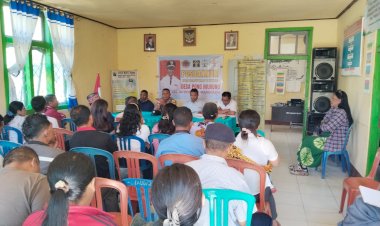 Bhabinkamtibmas-Ruteng-Hadiri-Rapat-Persiapan-Hut-Desa-Pong-Murung-Dan-Pembentukan-Panitia-Turnamen-Sepak-Bola