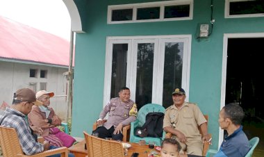 Bhabinkamtibmas-Sambang-Dan-Diskusi-Dengan-Warga-Kampung-Kole