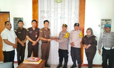 Anjangsana-Kapolsek-Reo-Ke-Kejaksaan-Negeri-Manggarai-Dalam-Rangka-Hari-Bhakti-Adhyaksa-Ke-65