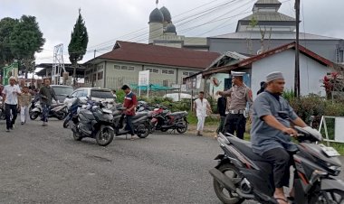 Ciptakan-Kamseltibcar-Lantas,-Satlantas-Amankan-Ibadah-Sholat-Jumat