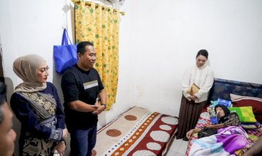 Tersentuh-Kepedulian:-Kapolda-NTT-dan-Ketua-Bhayangkari-Daerah-Jenguk-Istri-Anggota-Brimob-yang-Sakit