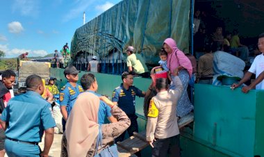 Layanan-Prima:-Pengamanan-Kapal-Perintis-oleh-Personel-di-Pelabuhan-Reo