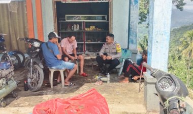 Bhabinkamtibmas-Sambangi-Warga,-Pererat-Kemitraan-Polri-Dan-Masyarakat