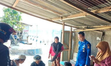 Dekatkan-Diri-dengan-Warga,-Polairud-Sambangi-Nelayan-Pesisir-Sungai
