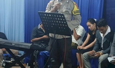 Wujud-Kehadiran-Polri,-Bhabinkamtibmas-Amankan-Resepsi-Pernikahan