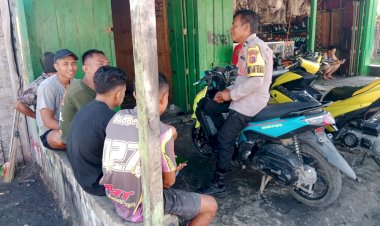 Jalin-Silaturahmi,-Bhabinkamtibmas-Lakukan-Sambang-ke-Bengkel-Motor