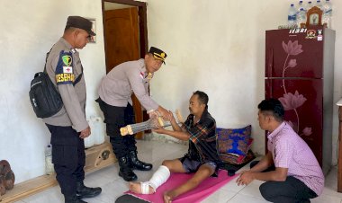 Wakapolres-Manggarai-Kunjungi-Anggota-yang-Sakit,-Wujud-Kepedulian-Pimpinan-kepada-Personel