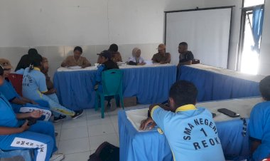 Bhabinkamtibmas-Reok-Barat-Dampingi-Pemeriksaan-Kesehatan-Anggota-Paskibraka