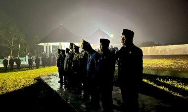 Apel-Kehormatan-dan-Renungan-Suci-HUT-ke-80-Proklamasi-RI-di-Taman-Makam-Pahlawan-Lalong-Tanah-Ruteng