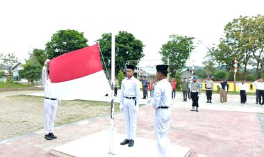 Khidmat,-Upacara-Peringatan-HUT-ke-80-Kemerdekaan-RI-di-Mapolsek-Reo