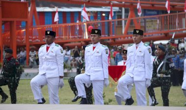Upacara-Penurunan-Bendera-Merah-Putih-HUT-ke-80-RI-Tingkat-Kabupaten-Manggarai-Berlangsung-Khidmat