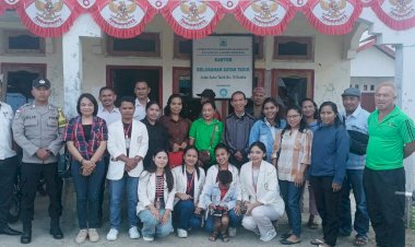 Bhabinkamtibmas-Hadiri-Penerimaan-Mahasiswa-KKN-UNIKA-Ruteng-di-Kelurahan-Satar-Tacik