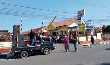 Polres-Manggarai-Amankan-Aksi-Unjuk-Rasa-Damai-LSM-LPPDM