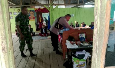 Bhabinkamtibmas--Sampaikan-Belasungkawa-kepada-Keluarga-Almarhum-Tokoh-Adat-Tengger