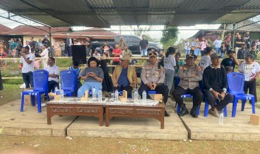 Wakapolres-Manggarai-Hadiri-Penutupan-Turnamen-Sepak-Bola-FX-Poka-Cup-1-Tahun-2025.