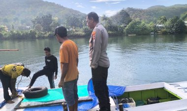 Satpolairud-Polres-Manggarai-Gelar-Patroli-dan-Sambang-Nelayan-di-Pesisir-Sungai-Wae-Pesi