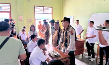 Wakapolres-Manggarai-Hadiri-Pelaksanaan-Hari-Pertama-Program-Makan-Bergizi-Gratis-di-SMAN-1-Langke-Rembong