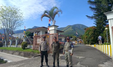 Bhabinkamtibmas-Carep-Laksanakan-Pengamanan-Misa-Syukuran-Thabisan-Imam-Baru-di-Gereja-Santo-Mikael-Kumba