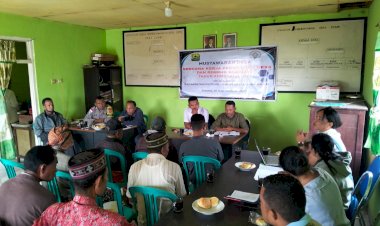 Bhabinkamtibmas-Ruteng-Hadiri-Musyawarah-Desa-di-Cumbi,-Sampaikan-Himbauan-Sukseskan-Tour-de-Entete-2025