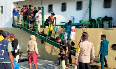 Pastikan-Aktifitas-di-Pelabuhan-berlangsung-aman-dan-lancar,-KP3-Laut-Laksanakan-Pengamanan-Kapal-Penumpang-di-Pelabuhan-Reo