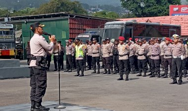 Pastikan-Etape-9-dan-10-di-Kabupaten-Manggarai-Berlangsung-Aman-dan-Lancar,-Wakapolres-Manggarai-Pimpin-Apel-Pengamanan-Tour-De-En-Te-Te-2025