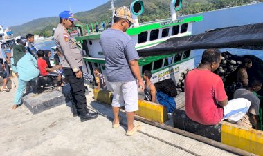 Satpolairud-Polres-Manggarai-Laksanakan-Patroli-dan-Sambang-di-Pelabuhan-Reo