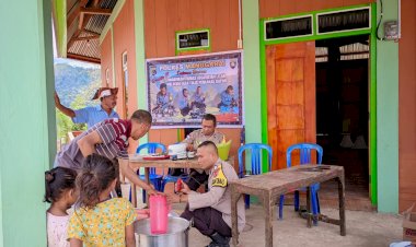 SABTU-TULIS!-Cara-Unik-Bhabinkamtibmas-Lelak-Jalin-Kedekatan-dengan-Masyarakat