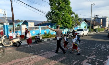 Sat-Lantas-dan-Sat-Samapta-Polres-Manggarai-Gelar-Pamtur-Lalin-Rutin,-Tingkatkan-Kamseltibcar-Lantas