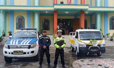 Polres-Manggarai-Gelar-Pengamanan-dan-Pengawalan-Prosesi-Perarakan-Patung-Bunda-Maria-Ratu-Rosari-pada-Festival-Golo-Curu-2025
